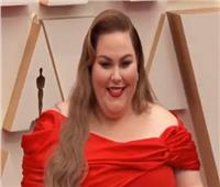 بفستان أحمر.. كريسي ميتز تصل ريد كاربت الأوسكار 2020 Oscars