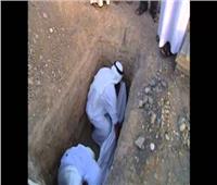 ما هي الطريقة الصحيحة في إدخال الميت القبر؟.. «البحوث الإسلامية» يجيب