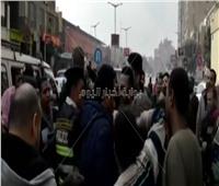 فيديو| أزمة مرورية «مفتعلة» بسبب محمد رمضان.. وغضب واستياء من المارة