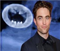 النجم البريطاني روبرت باتينسون يختبر الكاميرا استعدادا لبطولة فيلم «باتمان»
