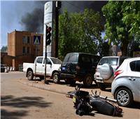 مصادر أمنية: مسلحون يقتلون 24 شخصًا في هجوم على كنيسة في بوركينا فاسو