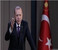 أردوغان بين مطرقة «اللاجئين» وسندان «سوريا»