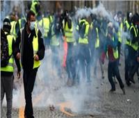 الشرطة الفرنسية تطلق الغاز المسيل للدموع مع عودة السترات الصفراء إلى باريس