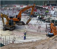 انتهاكات الدوحة.. الصحافة العالمية تكشف مأساة عمال البنية التحتية بكأس العالم في قطر