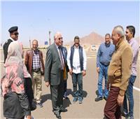محافظ جنوب سيناء يتابع جولاته اليومية.. ويطمئن علي حالة الأسواق