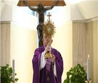 البابا فرنسيس يدعو العالم للصلاة على ضحايا «كورونا» يوم الجمعة