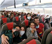 بعد وقف الطيران| عودة مواطنين إسبان لمدريد كانوا عالقين في الإكوادور