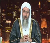 فيديو| داعية سلفي يلقي خطبة الجمعة بمسجد منزله.. والأوقاف «مفبرك»