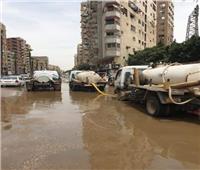 صور| كسر ماسورة مياه بالجزيرة الوسطى بشارع فيصل