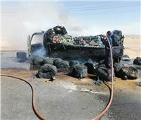  تفحم سيارة مواد غذائية على الطريق الصحراوي بنجع حمادي