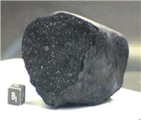 اكتشاف أدلة على سوائل قديمة في حجر نيزكي