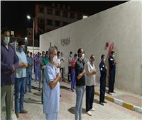 طاقم «عزل العجمي» يصلون الجنازة على ممرضة دار رعاية الأطفال ضحية كورونا