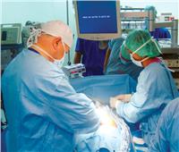 نجاح عملية لمريض قرحة متفجرة وثقب بالأمعاء بمستشفى التأمين في السويس