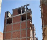 إزالة طابقين مخالفين بأحد الأبراج السكنية بحي ثان طنطا