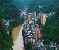 فيديو.. تصوير جوي رائع لـ«أضيق» بلدة في الصين