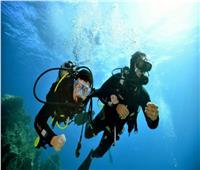 «السياحة»: تسليم عدد جديد من مراكز الغوص شهادة السلامة الصحية