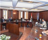 محافظ الإسكندرية يبحث خطة تنفيذ خط مترو وتطوير ترام الرمل  