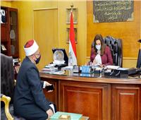 محافظ دمياط تبحث استعدادات 544 مسجد لعودة صلاة الجمعة