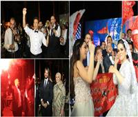 صور| سعد الصغير يُشعل زفاف «كريم وتسنيم» بأعلام الأهلي والشماريخ