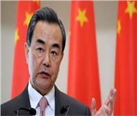 وزير خارجية الصين يدعو أوروبا للمساعدة في تخفيف حدة التوترات بين بكين وواشنطن