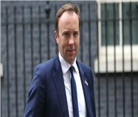 وزير الصحة البريطاني يعلق على وقف تطوير لقاح ضد كورونا 