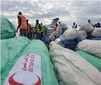 صور| مصر ترسل 197 طنا مساعدات غذائية وإغاثية إلى السودان