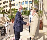 رئيس الأركان الجزائري يبحث التعاون المشترك مع مسؤول عسكري روسي