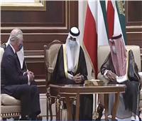 أمير الكويت يستقبل أمير ويلز للتعزية بوفاة الأمير الراحل