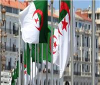 جبهة التحرير الوطني الجزائري يشيد باعتماد حكومة الأغلبية