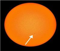 رصد بقعة كبيرة في النصف الجنوبي من قرص الشمس