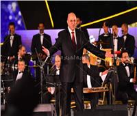 صور | أمجد العطافي يفتتح ثالث ليالي مهرجان الموسيقى العربية