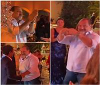 شاهد | كوميديا وغرائب خالد الصاوي في حفل زفاف درة