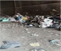 «أكوام القمامة» تتصدر المشهد في «كفر طهرمس»..فيديو