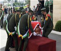 مراسم تشييع جثمان صائب عريقات من مقر الرئاسة الفلسطينية| صور