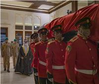 بالصور.. وصول جثمان الأمير خليفة بن سلمان إلى البحرين
