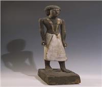 قصة صورة | تمثال مصري في متحف اللوفر يعود عمره لأكثر من 4300 عام