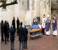 في أجواء عائلية.. تشييع جثمان الرئيس الفرنسي الأسبق جيسكار ديستان