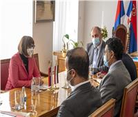 سفير مصر ببلجراد يلتقي نائبة رئيسة وزراء صربيا لتعزير التعاون بين البلديّن