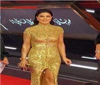 جومانا مراد تتألق بالذهبي على «ريد كاربت» مهرجان القاهرة السينمائي
