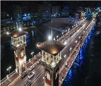 كوبري ستانلي ينافس ميدان التحرير بإضاءة جديدة بلون البحر | صور