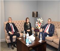 هالة السعيد تصطحب وزير التخطيط العراقي في زيارة للأكاديمية الوطنية للتدريب