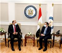 وزير البترول يبحث مع نظيره العراقي التعاون المشترك