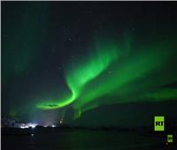 شفق قطبي يزين سماء مدينة مورمانسك الروسية |فيديو