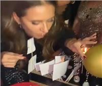 فيديو.. نيللي كريم تحتفل بعيد ميلادها بحضور نجوم الفن