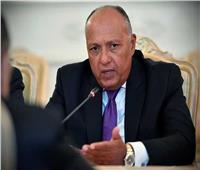 مذيعة بـ«الصدفة» تتهكم على وزير خارجية مصر.. والجمهور يصفها بـ«الجهل»