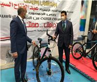 وزير الشباب والرياضة يسلم دراجات المرحلة الثالثة من مبادرة «دراجتك.. صحتك»