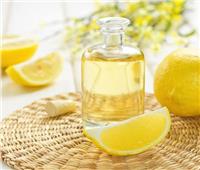 علاج للتوتر ويساعدك على إنقاص الوزن.. أبرز فوائد زيت الليمون