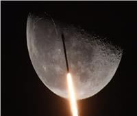 فيديو مذهل لتحليق صاروخ «فالكون 9» فوق مدار القمر