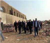 محافظ القاهرة يتفقد إزالة منطقة بني هلال بمصر القديمة