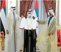 منح أنور قرقاش وسام الاتحاد في الإمارات